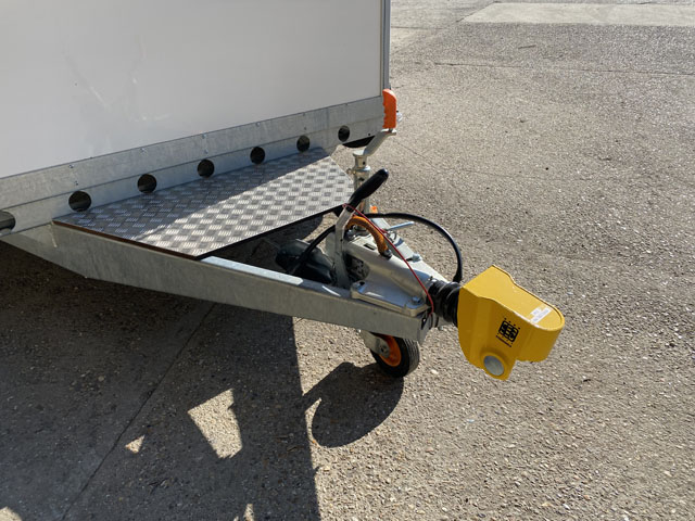 fridge trailers with lockable hitch