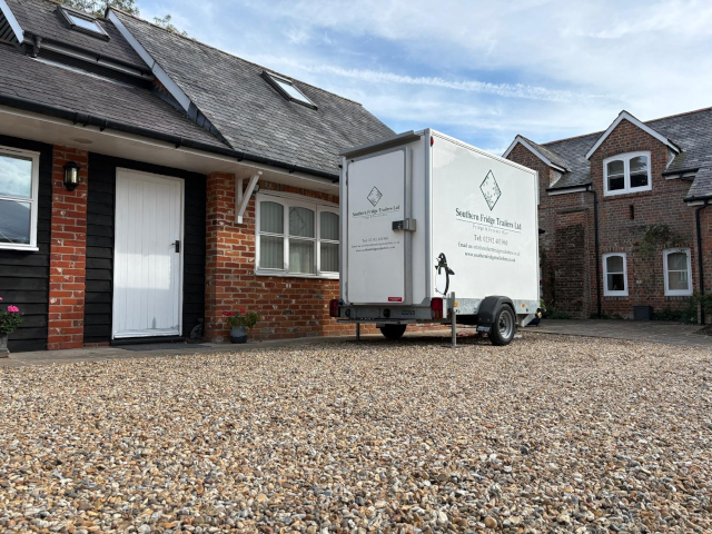Hampshire trailer hire